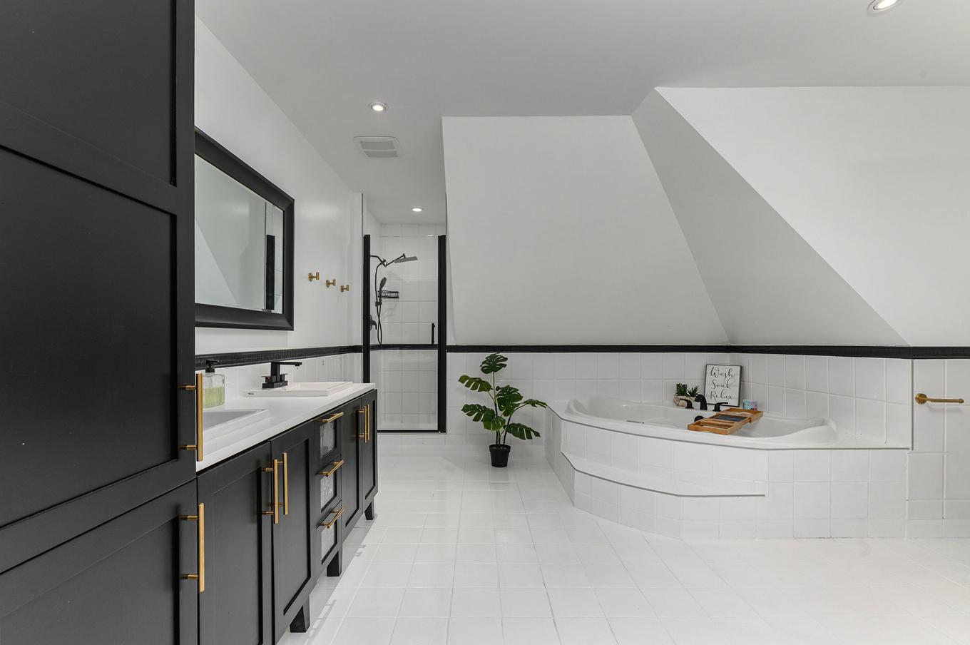 Salle de bains - 1238 Rue Champêtre, Saint-Lazare, QC - Indoor Photo Showing Other Room