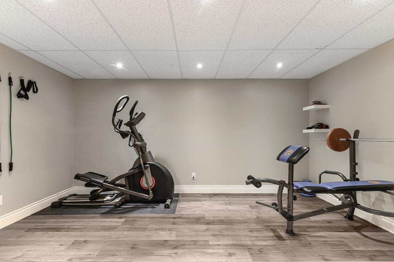 Salle d'exercice - 1238 Rue Champêtre, Saint-Lazare, QC - Indoor Photo Showing Gym Room