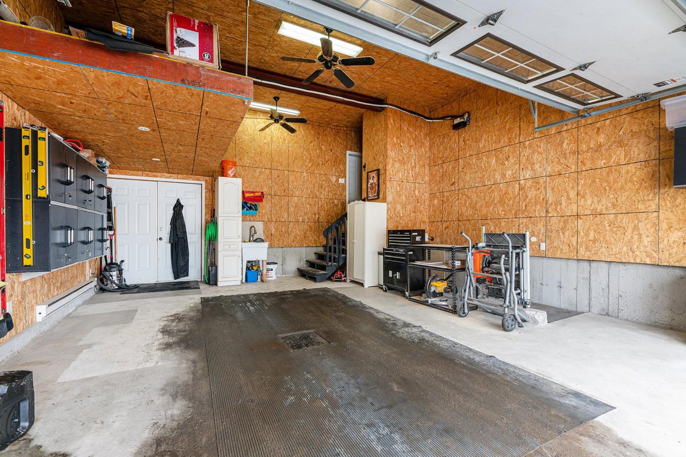 Garage - 1238 Rue Champêtre, Saint-Lazare, QC - Indoor Photo Showing Garage