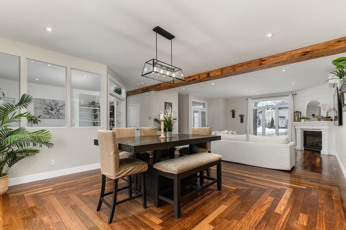Salle à manger - 1238 Rue Champêtre, Saint-Lazare, QC - Indoor Photo Showing Dining Room With Fireplace