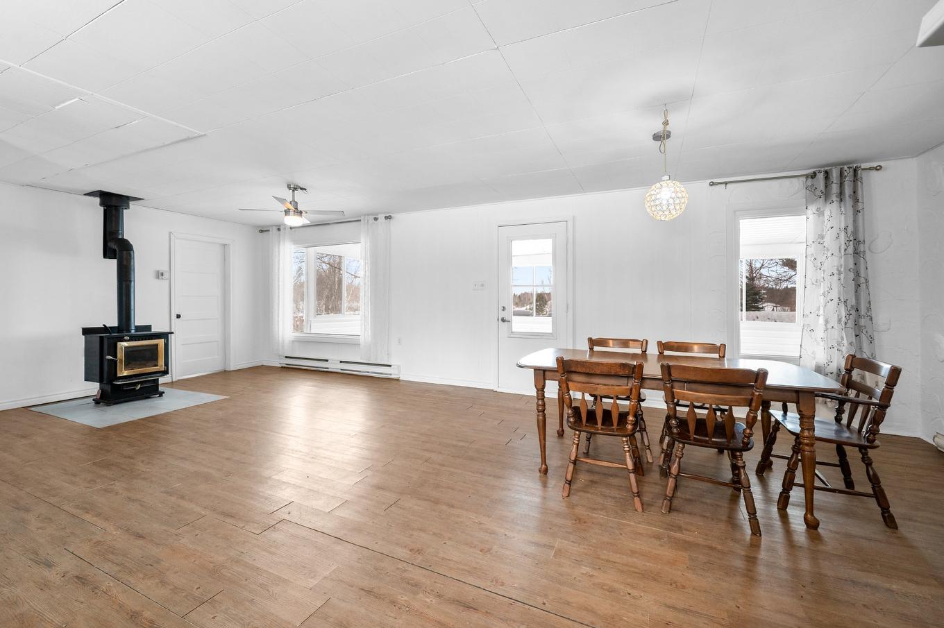 Salle à manger - 6430 Rue De La Quiétude, Lévis (Desjardins), QC - Indoor With Fireplace