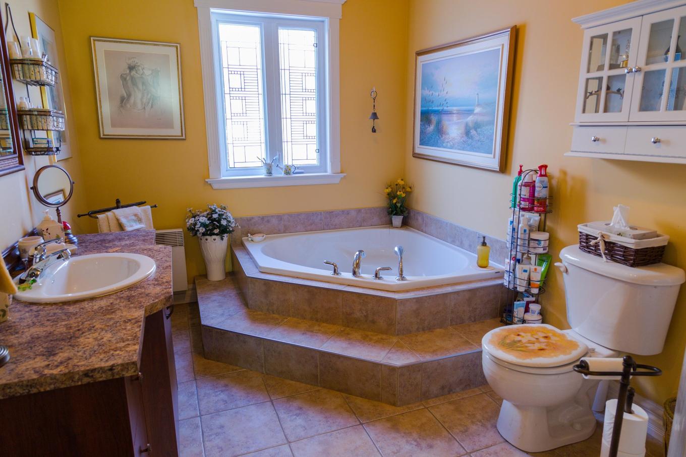 Bathroom - 146 Rue Isaïe, Québec (Beauport), QC - Indoor Photo Showing Bathroom