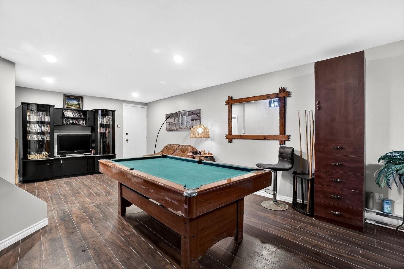 Salle familiale - 4 Rue De Lisieux, Blainville, QC - Indoor Photo Showing Other Room