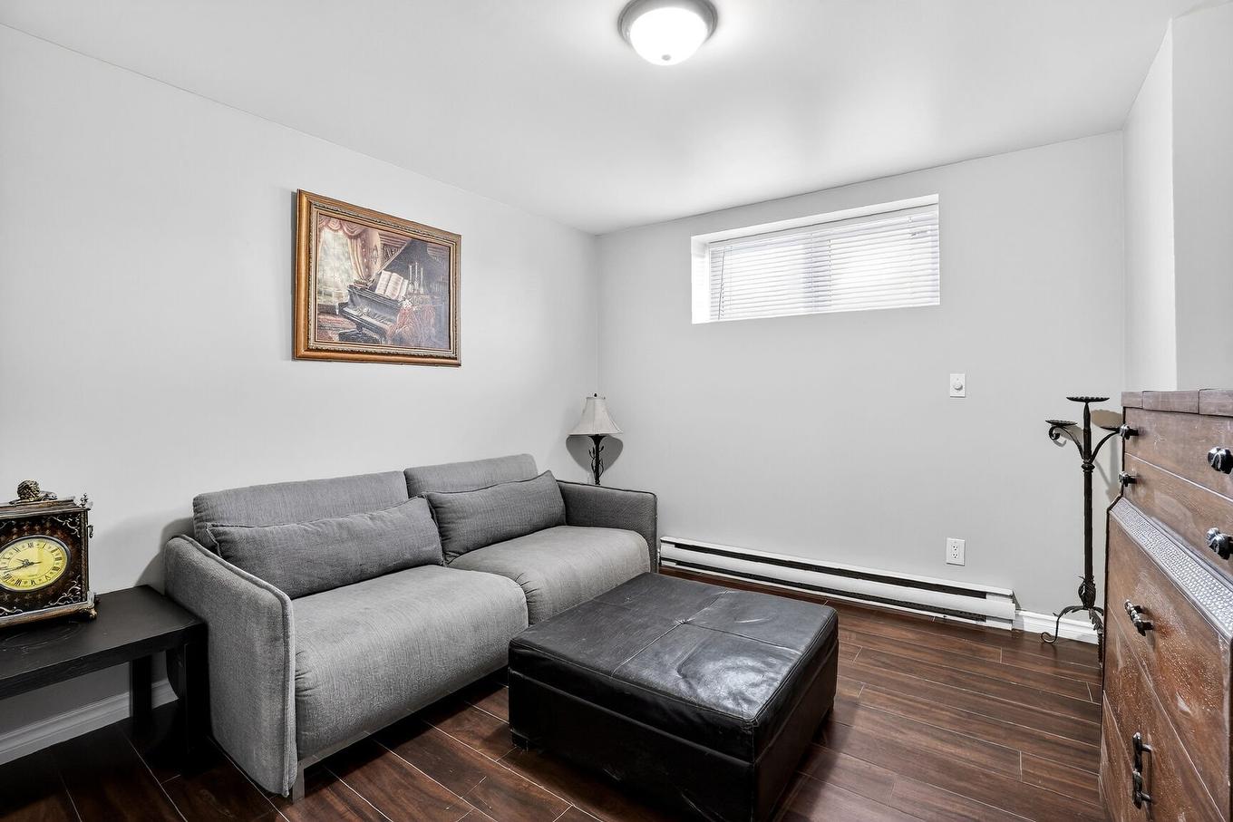 Chambre à coucher - 4 Rue De Lisieux, Blainville, QC - Indoor Photo Showing Living Room