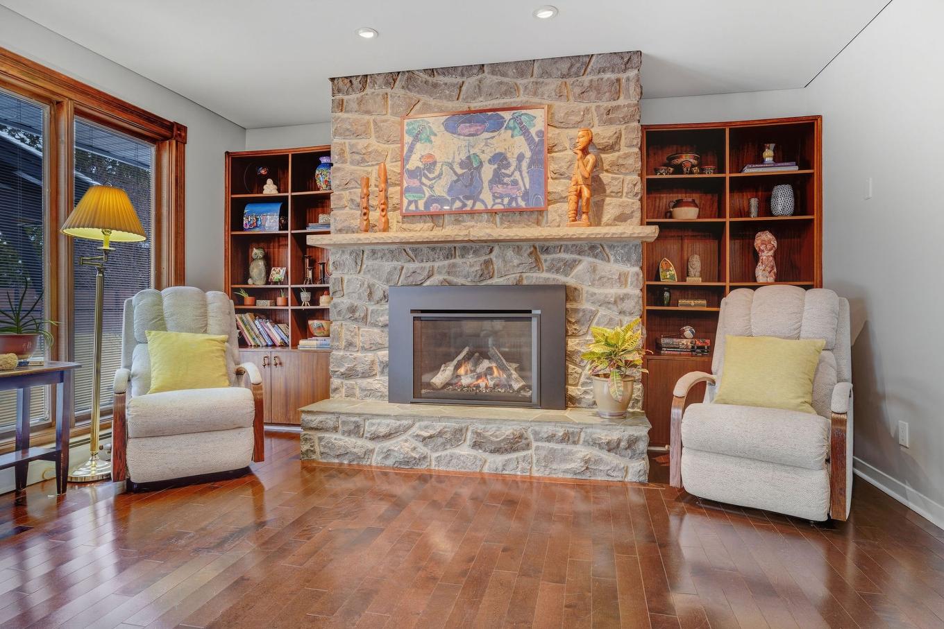 Salon - 24 Ch. Castelbeau, Gatineau (Aylmer), QC - Indoor Photo Showing Living Room With Fireplace