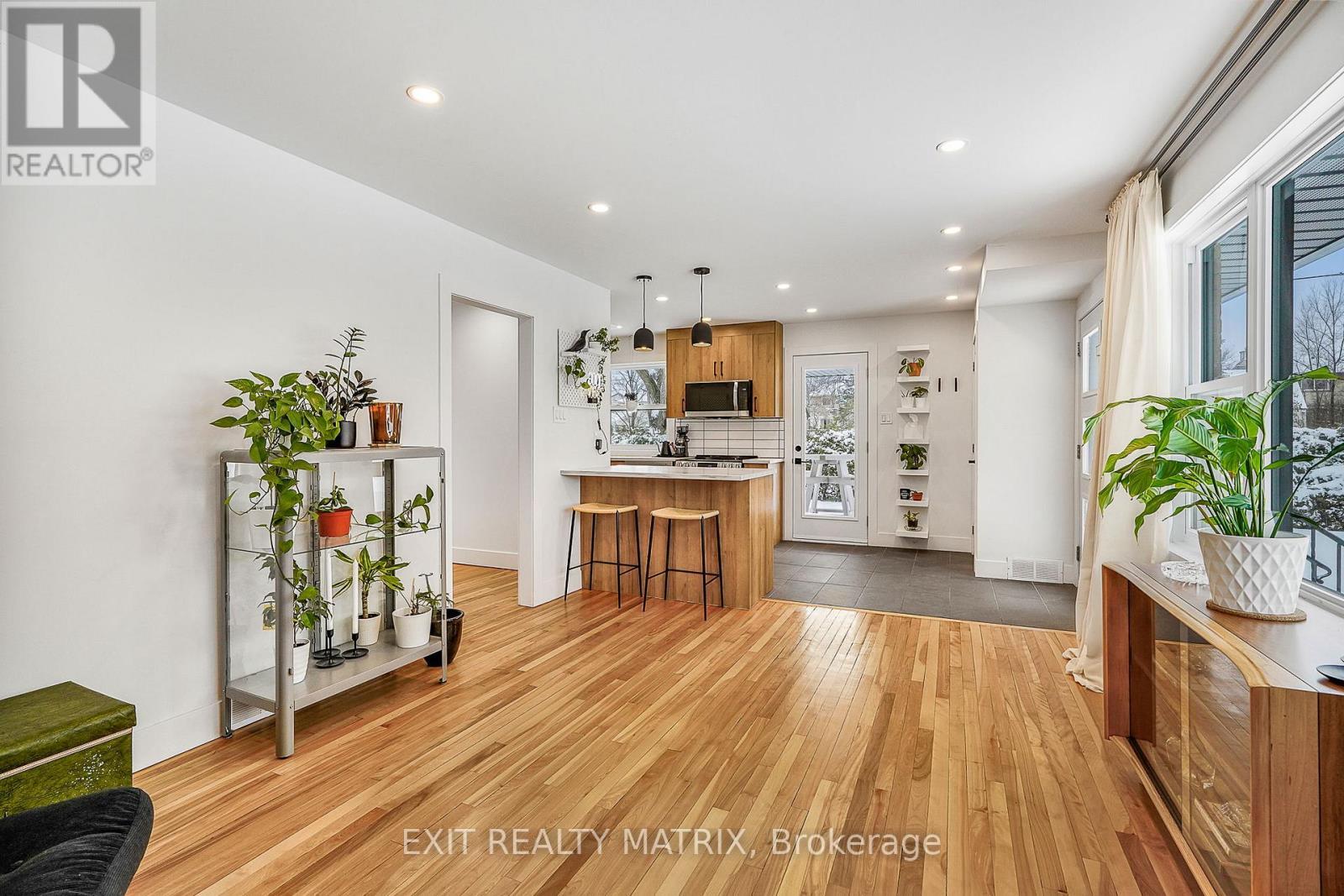 224 Wilshire Avenue, Ottawa, ON - Indoor