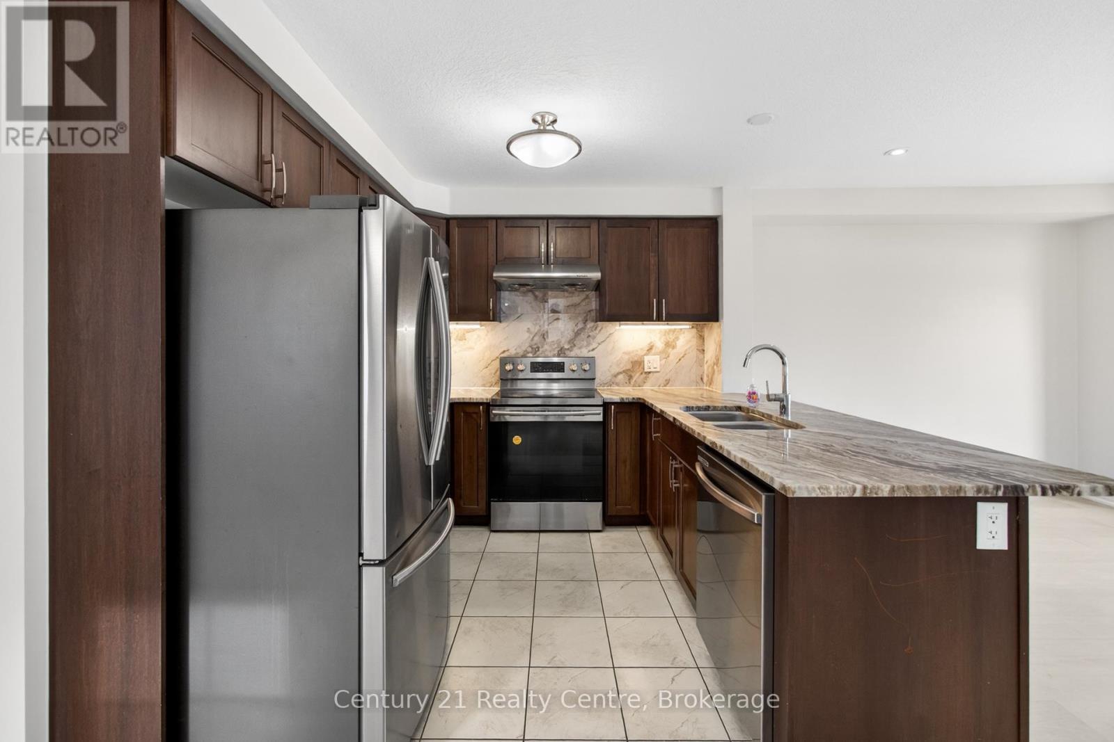 157 South Creek Drive, Kitchener, ON - Indoor Photo Showing Kitchen With Stainless Steel Kitchen With Double Sink