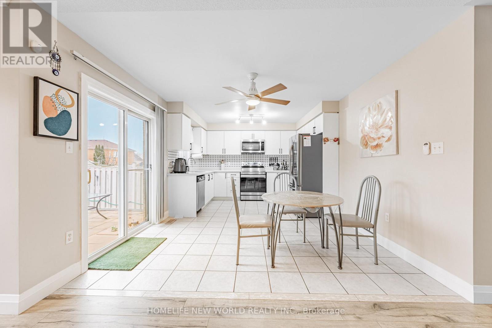 7 Batt Crescent S, Ajax, ON - Indoor