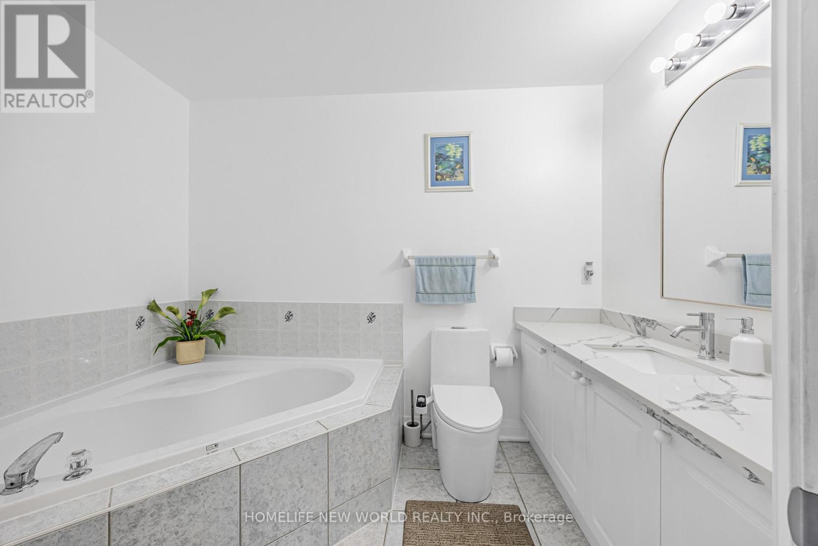 7 Batt Crescent S, Ajax, ON - Indoor Photo Showing Bathroom