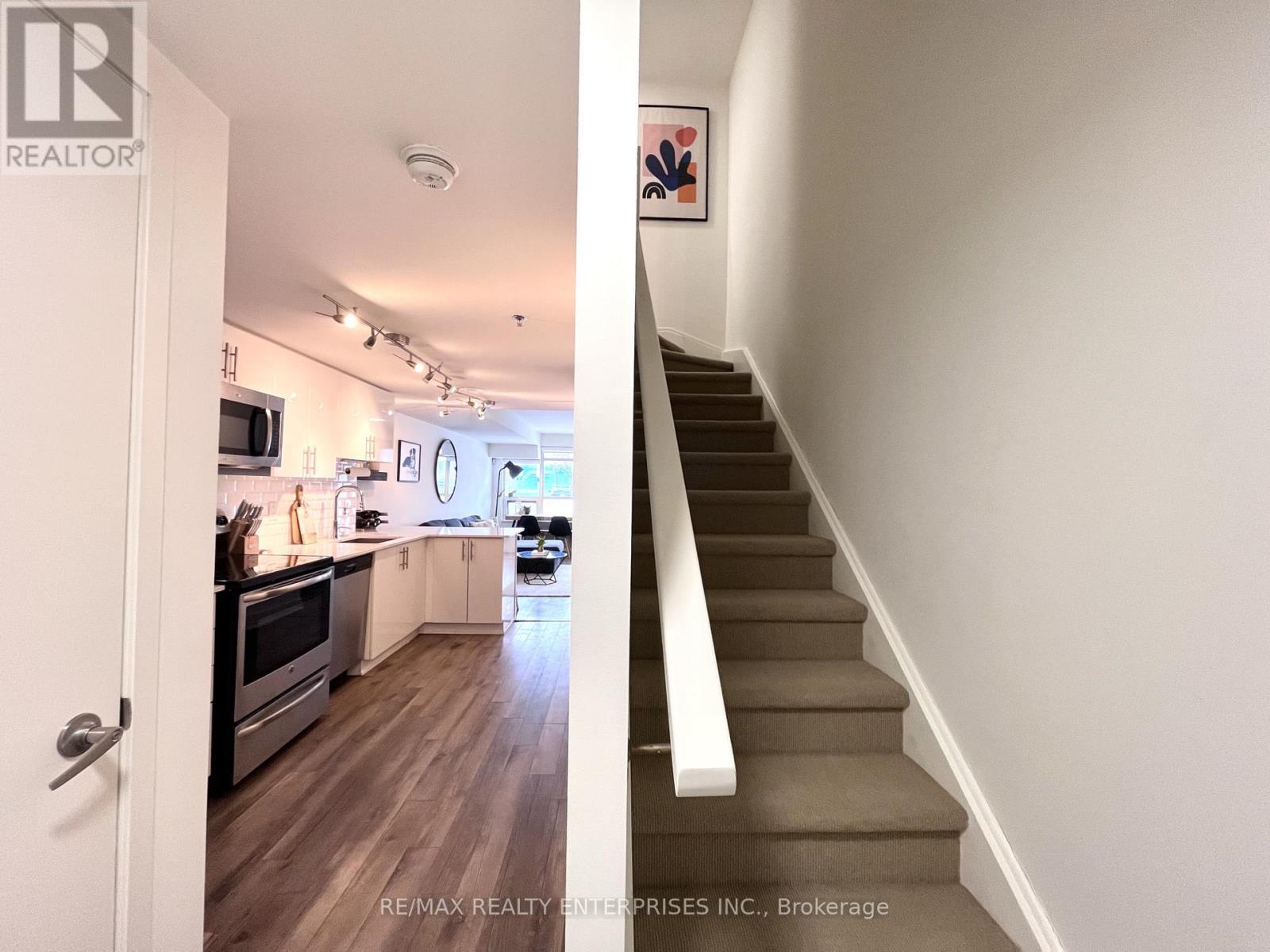 Staircase - Th1 - 11 Superior Avenue, Toronto, ON - Indoor