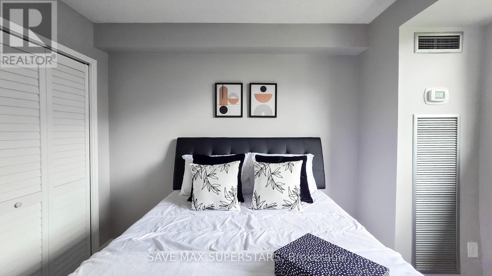 501 - 50 Baif Boulevard, Richmond Hill, ON - Indoor Photo Showing Bedroom