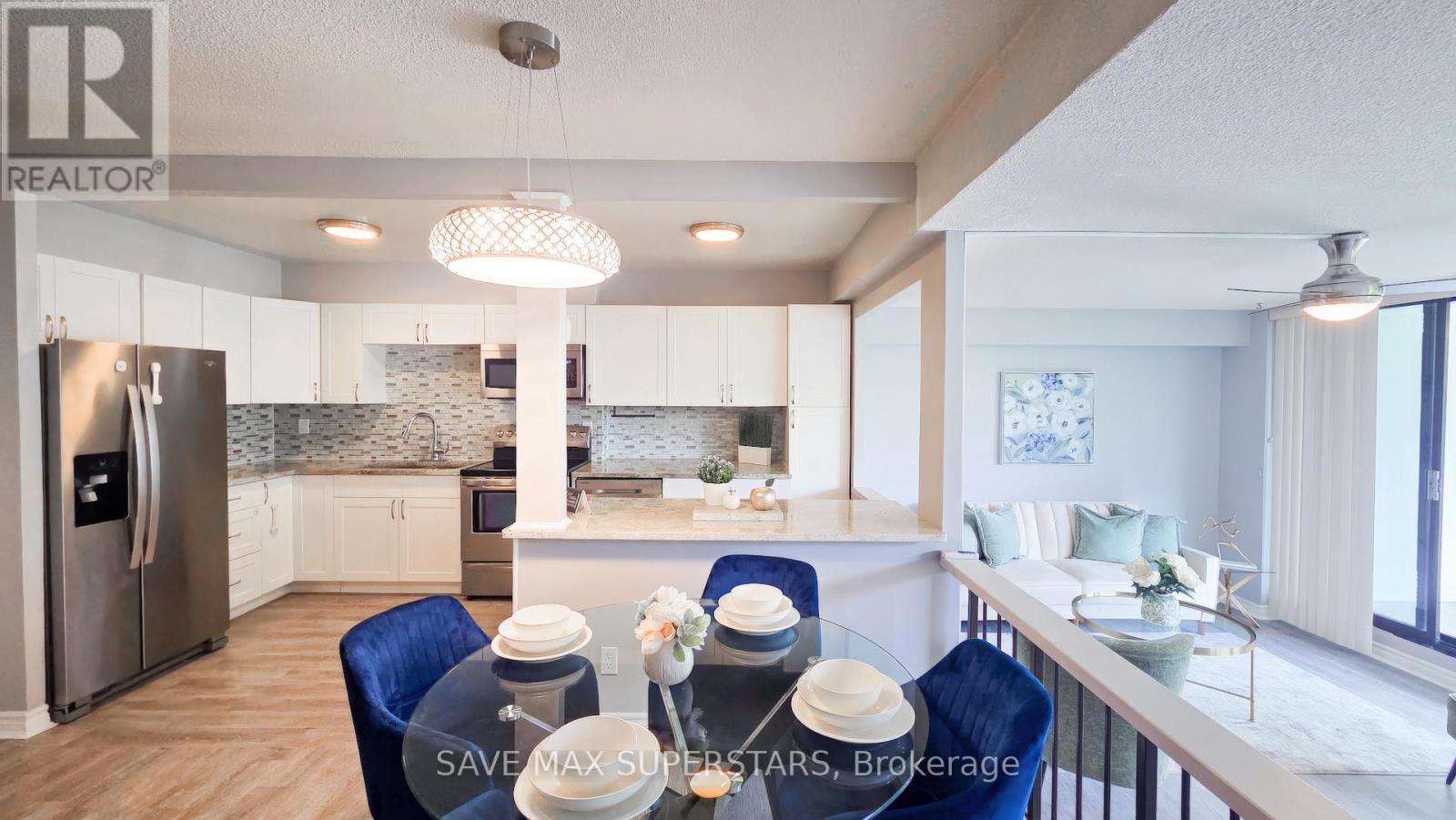 501 - 50 Baif Boulevard, Richmond Hill, ON - Indoor Photo Showing Kitchen