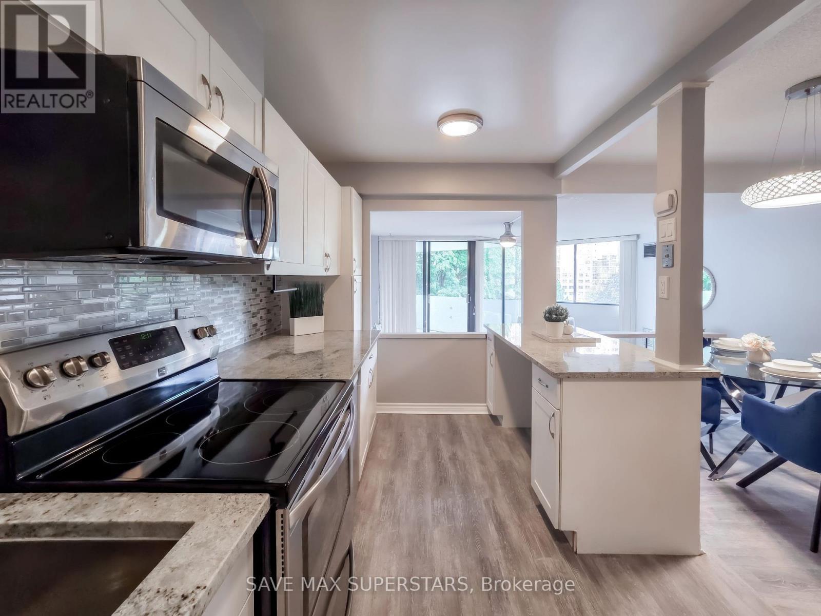 501 - 50 Baif Boulevard, Richmond Hill, ON - Indoor Photo Showing Kitchen
