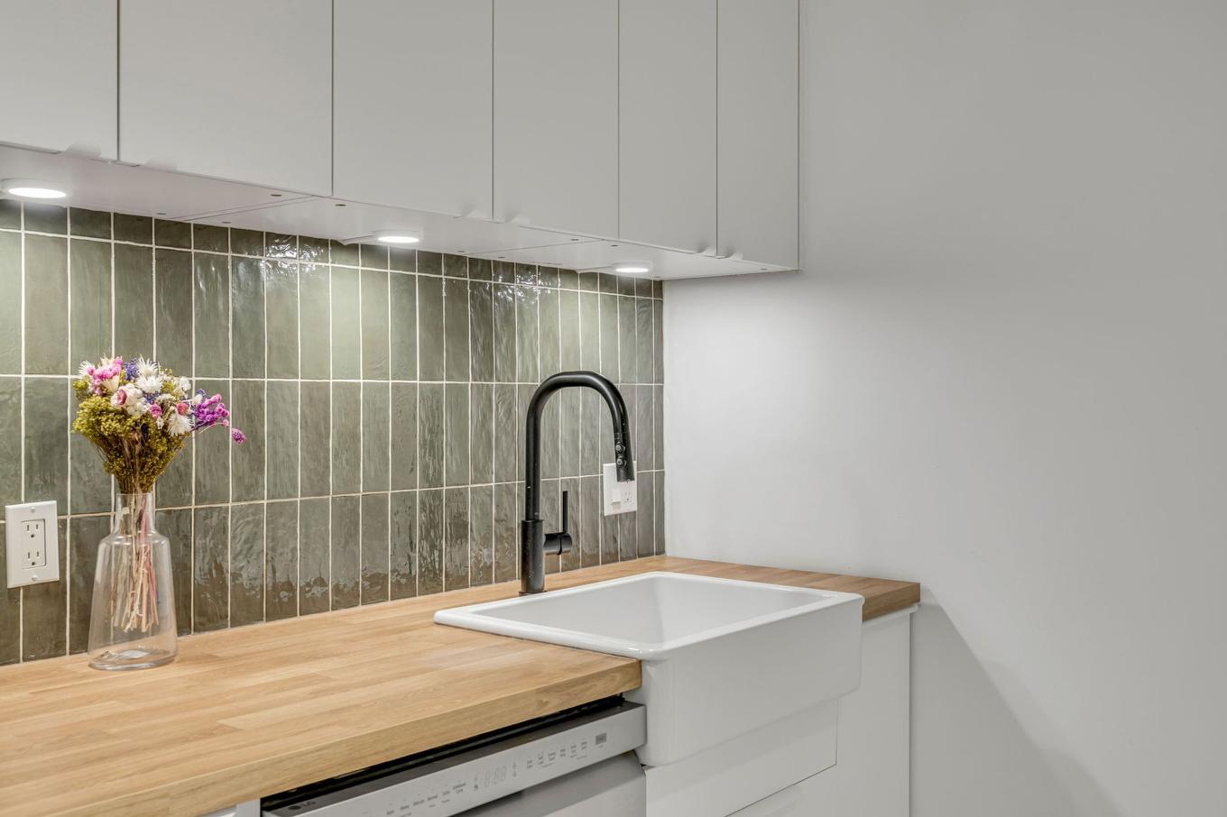 Cuisine - A-895 Rue St-Vallier E., Québec (La Cité-Limoilou), QC - Indoor Photo Showing Other Room