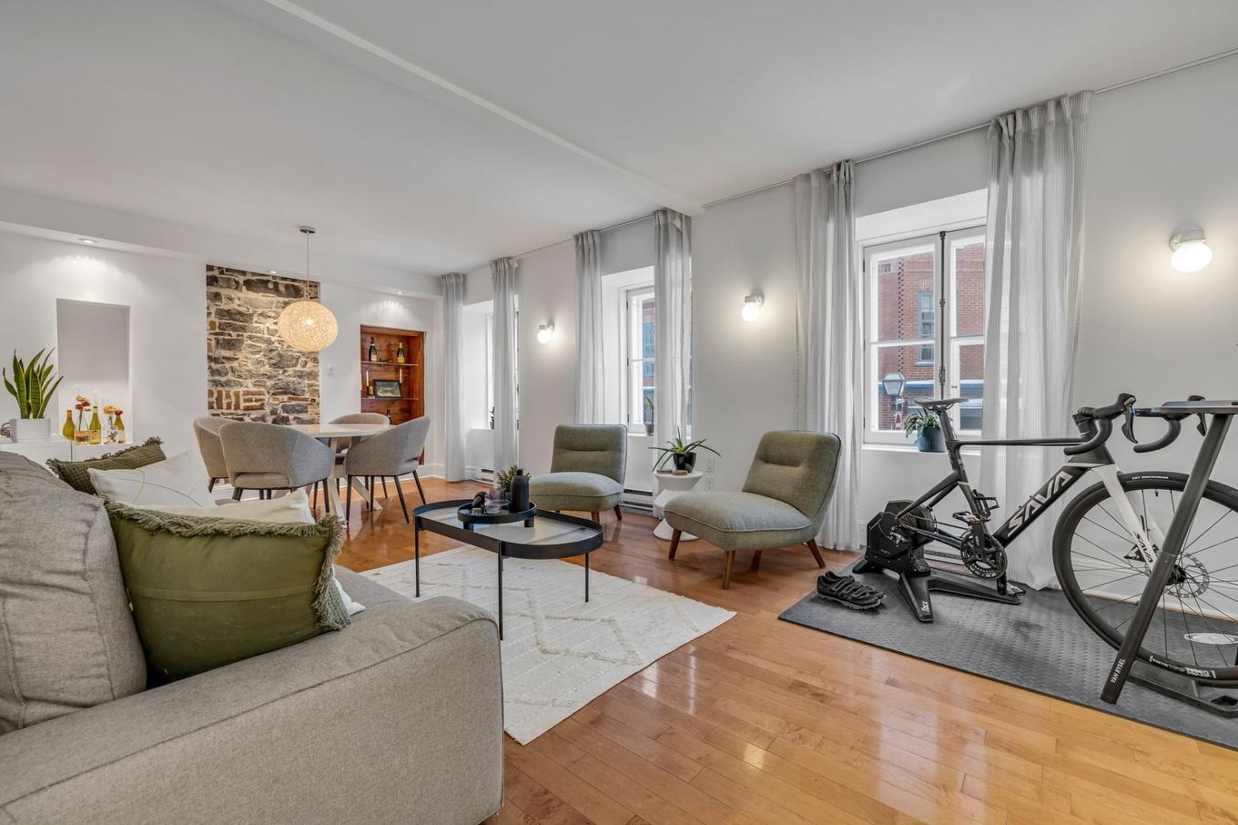 Salon - A-895 Rue St-Vallier E., Québec (La Cité-Limoilou), QC - Indoor Photo Showing Living Room