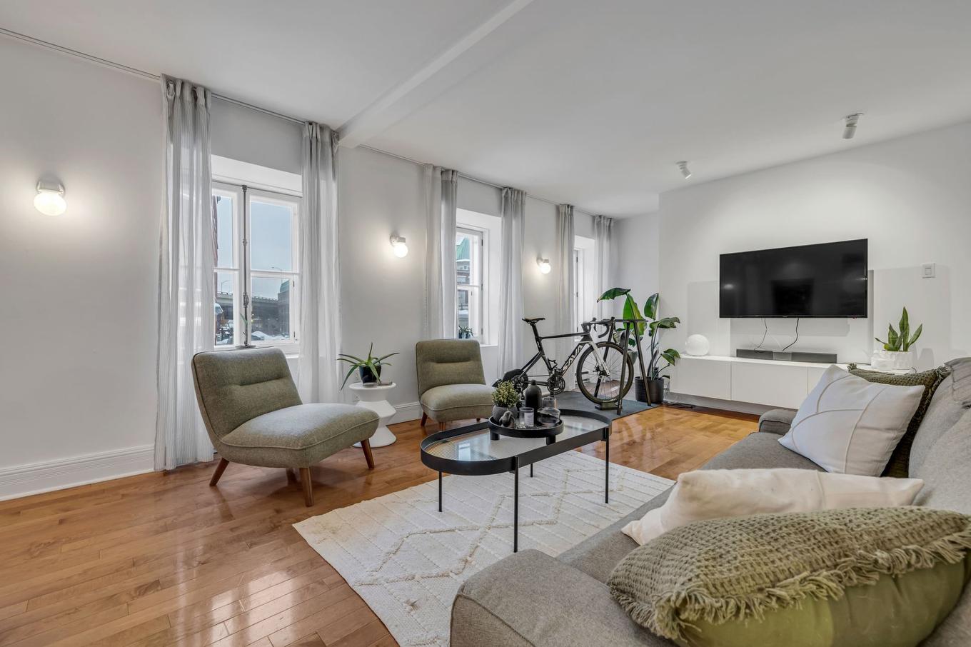 Salon - A-895 Rue St-Vallier E., Québec (La Cité-Limoilou), QC - Indoor Photo Showing Living Room