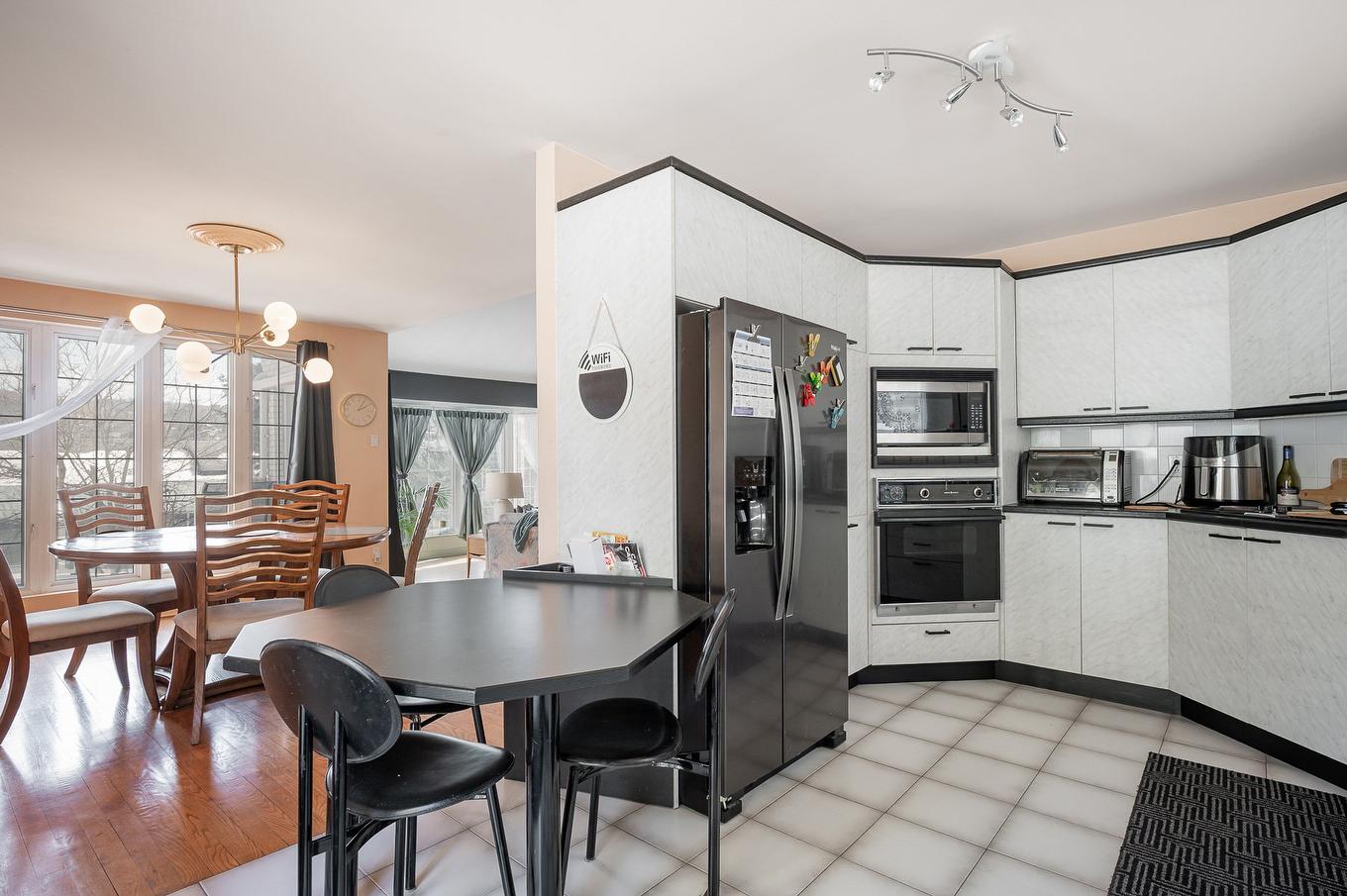 Kitchen - 541 Rue Principale, Saint-Sauveur, QC - Indoor