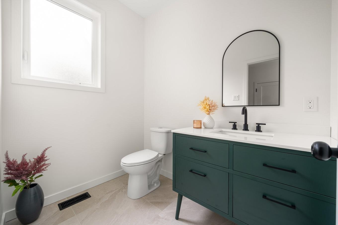 Powder room - 4492 Boul. Westpark, Montréal (Pierrefonds-Roxboro), QC - Indoor Photo Showing Bathroom