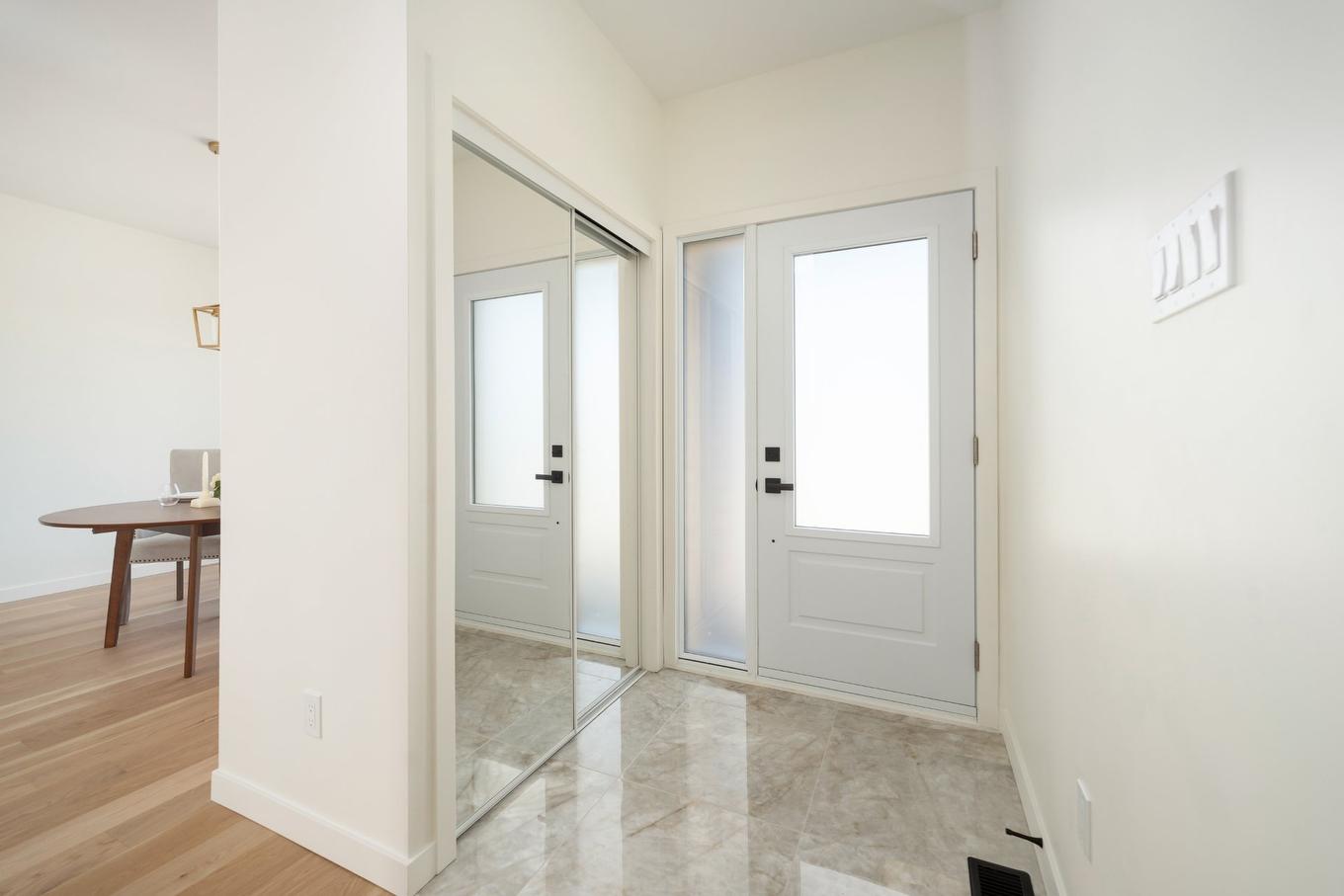 Exterior entrance - 4492 Boul. Westpark, Montréal (Pierrefonds-Roxboro), QC - Indoor Photo Showing Other Room