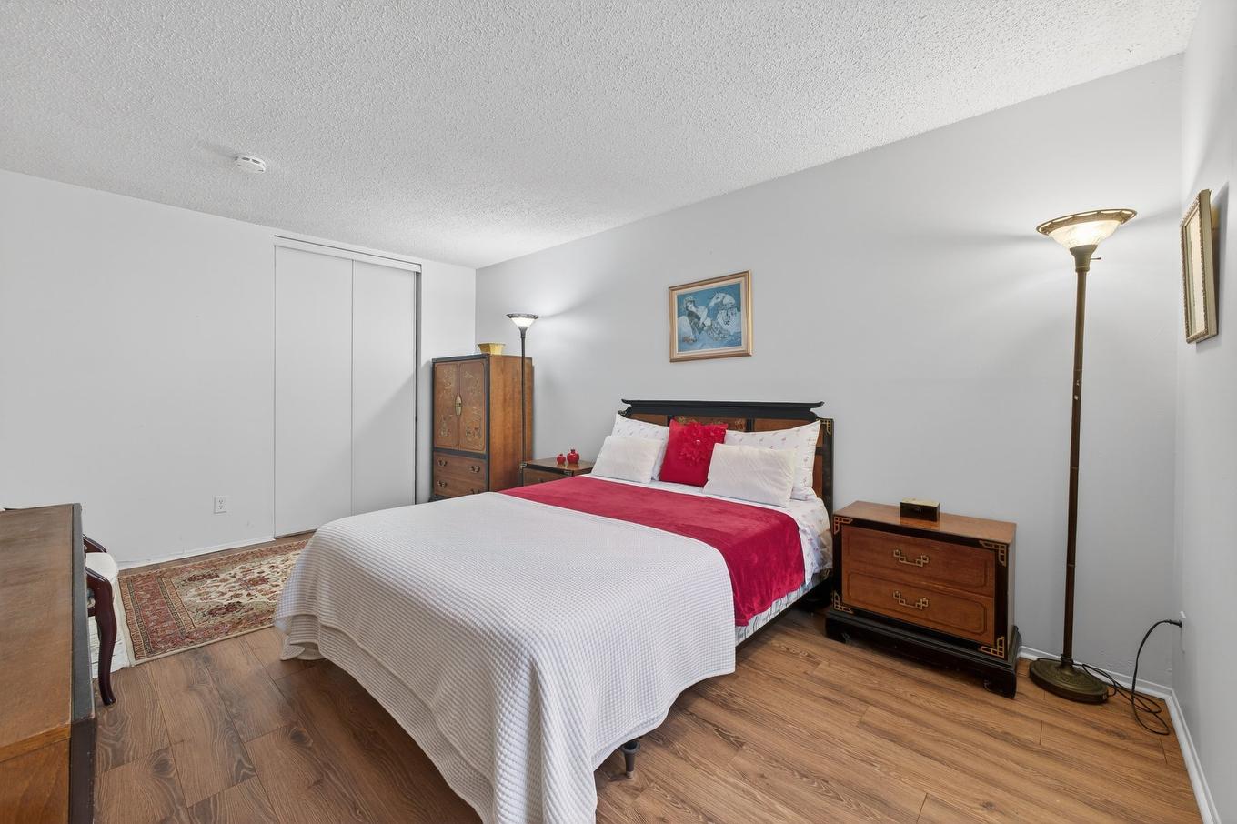 Chambre à coucher principale - 101-2540 Rue St-Antoine O., Montréal (Le Sud-Ouest), QC - Indoor Photo Showing Bedroom
