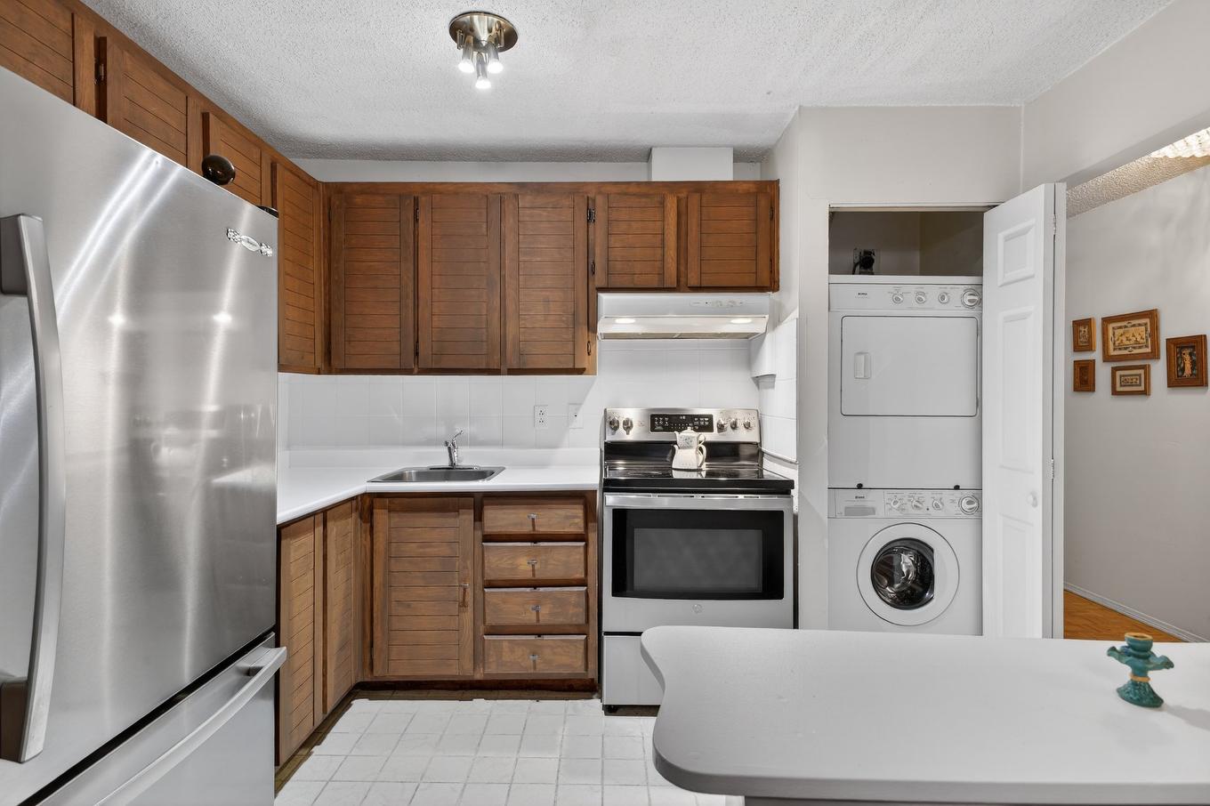 Salle de lavage - 101-2540 Rue St-Antoine O., Montréal (Le Sud-Ouest), QC - Indoor