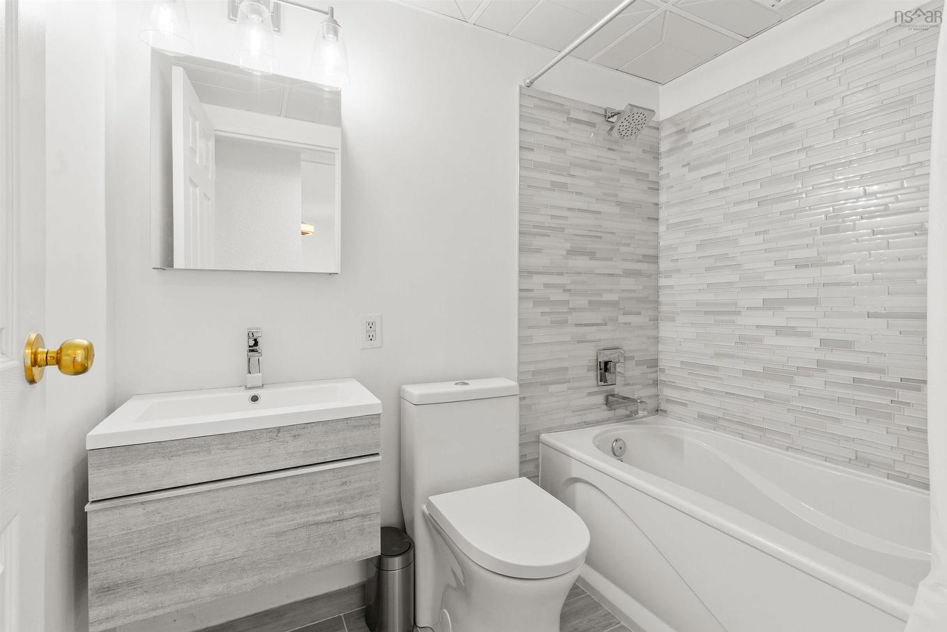 1202 5572 North Ridge Road, Halifax Peninsula, NS