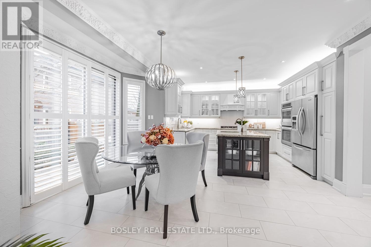 6358 Lisgar Drive, Mississauga, ON - Indoor Photo Showing Dining Room
