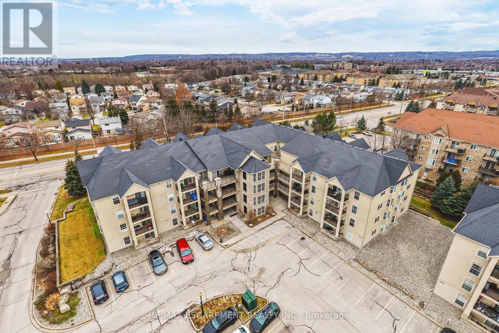 313 - 1451 Walkers Line, Burlington, ON - Outdoor