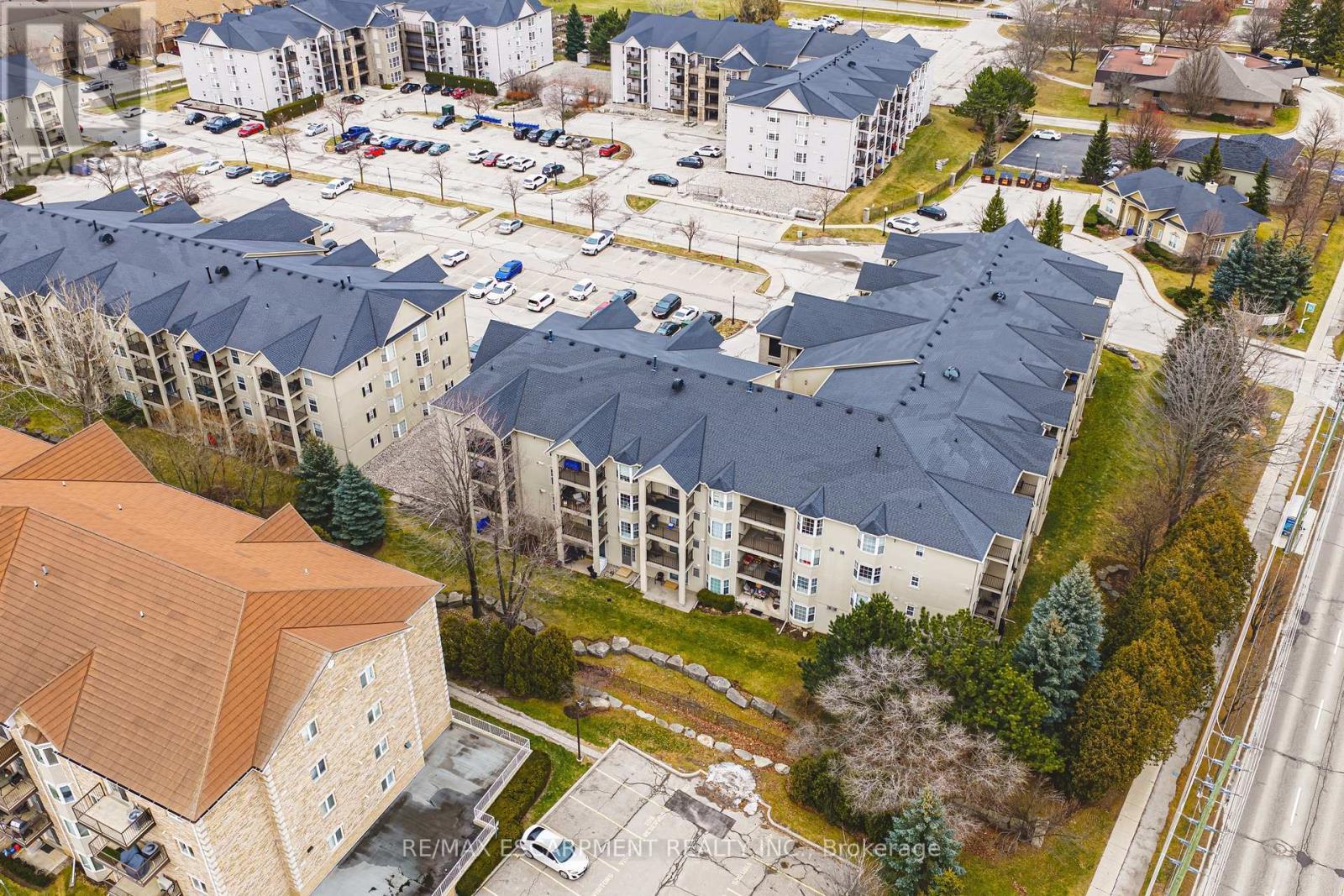 313 - 1451 Walkers Line, Burlington, ON - Outdoor With View