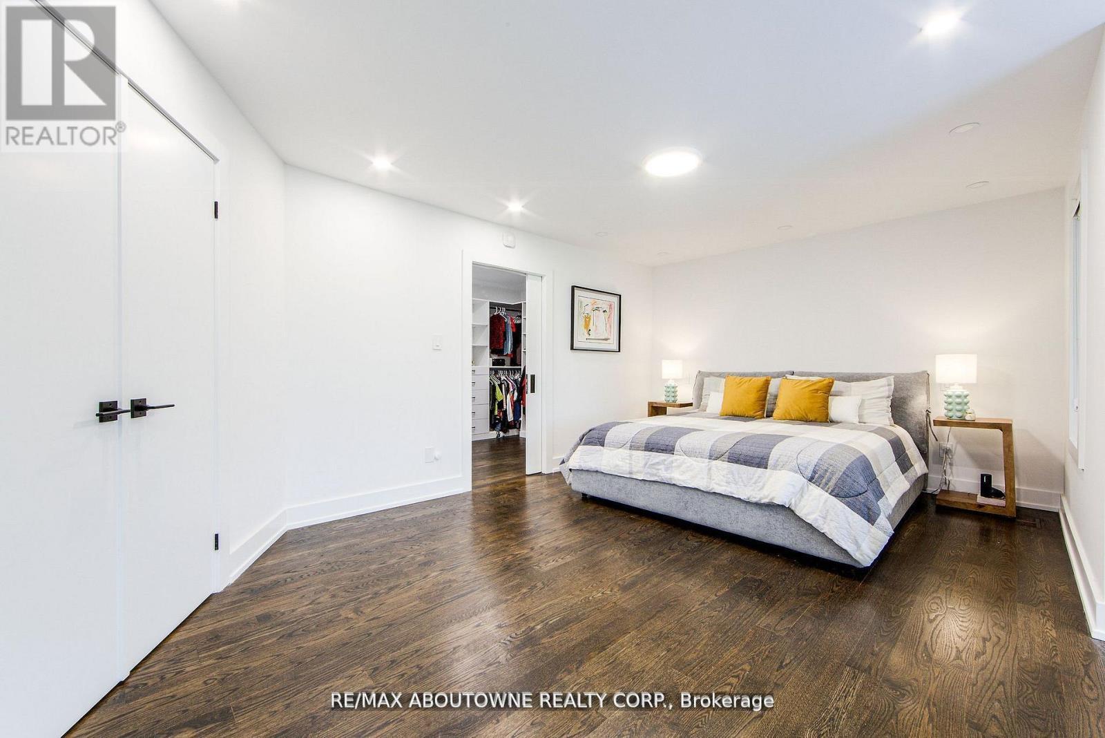 1319 Greeneagle Drive, Oakville, ON - Indoor Photo Showing Bedroom