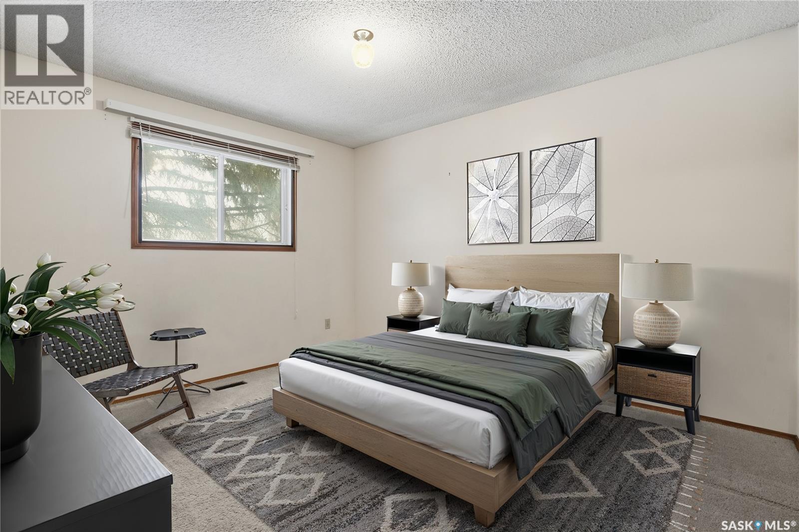 986 Garry Street N, Regina, SK - Indoor Photo Showing Bedroom