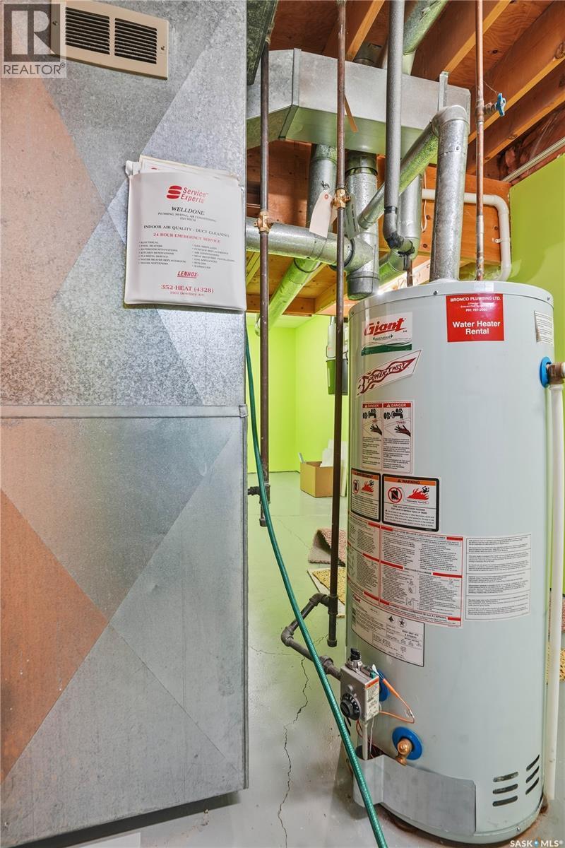 986 Garry Street N, Regina, SK - Indoor Photo Showing Basement