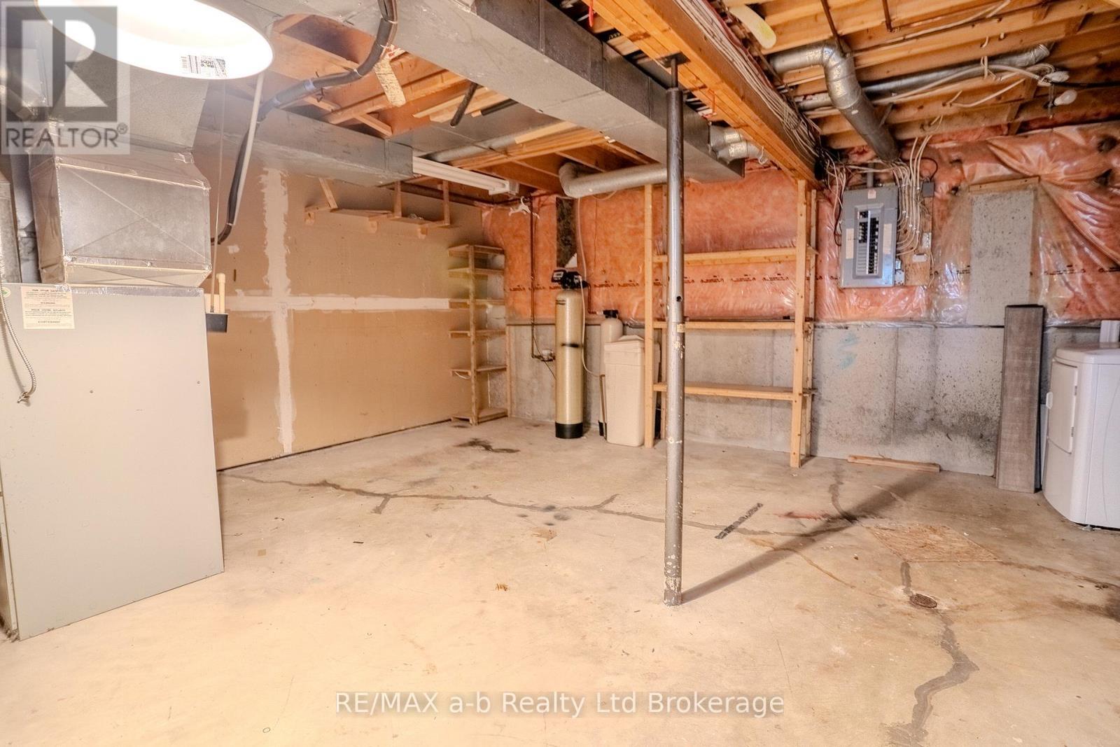 6 - 380 Quarter Line, Tillsonburg, ON - Indoor Photo Showing Basement