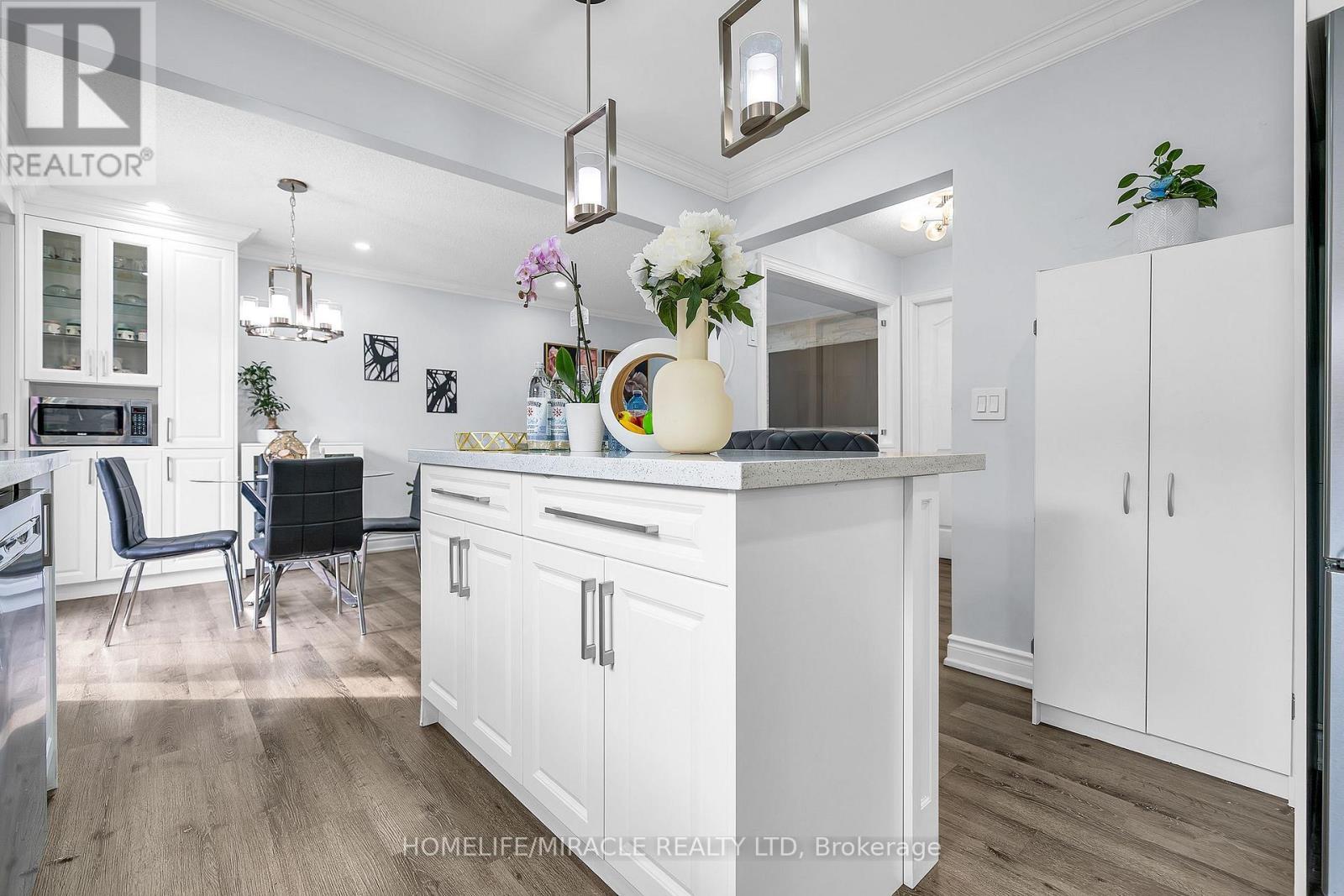 7 Houghton Court, Whitby, ON - Indoor