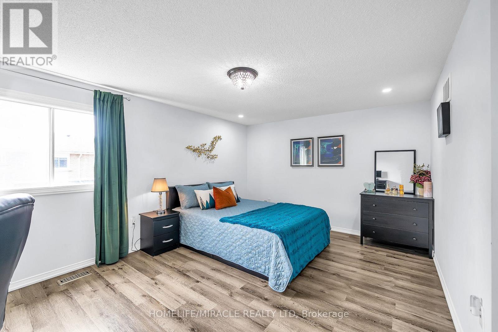 7 Houghton Court, Whitby, ON - Indoor Photo Showing Bedroom