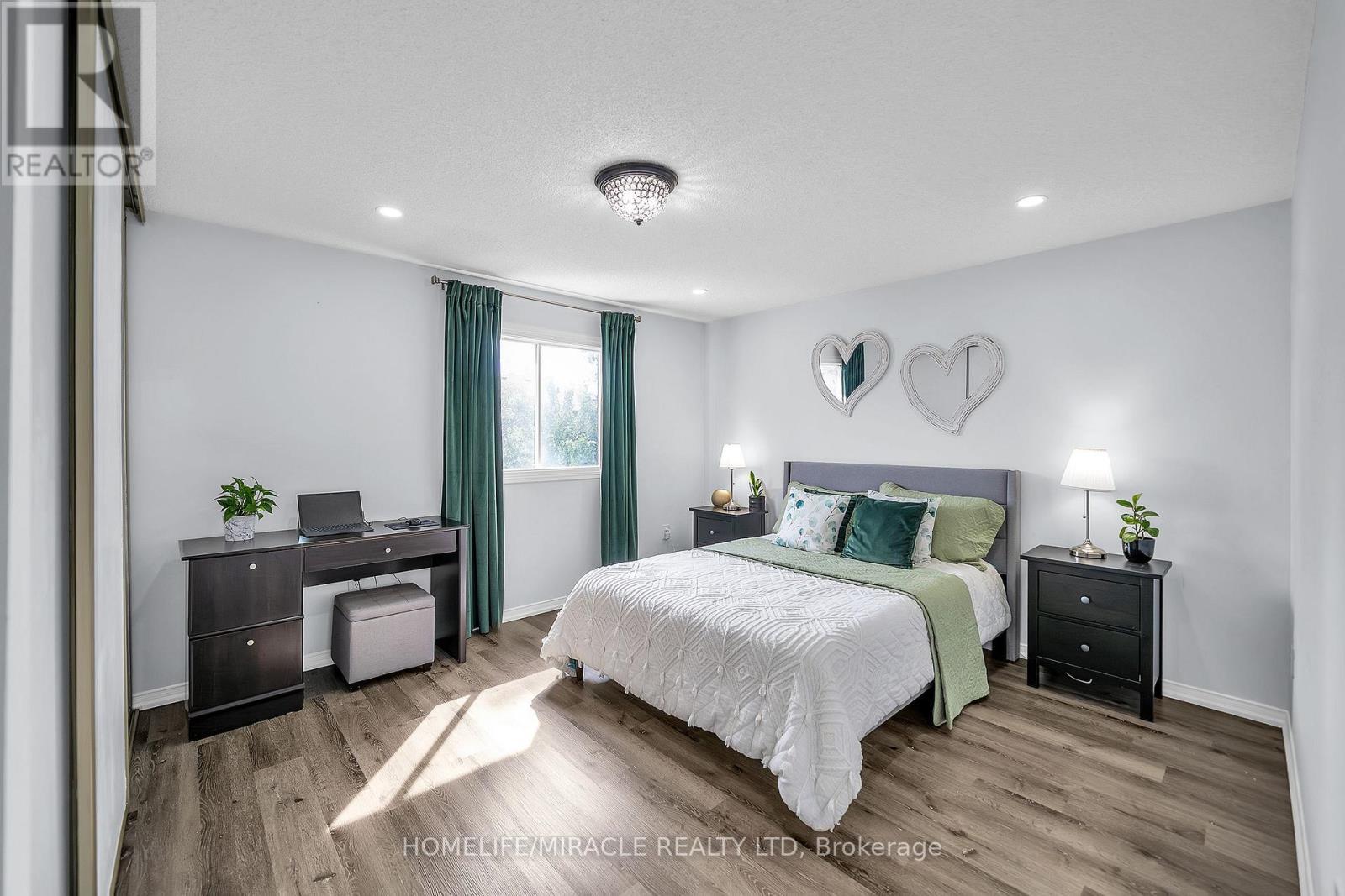7 Houghton Court, Whitby, ON - Indoor Photo Showing Bedroom