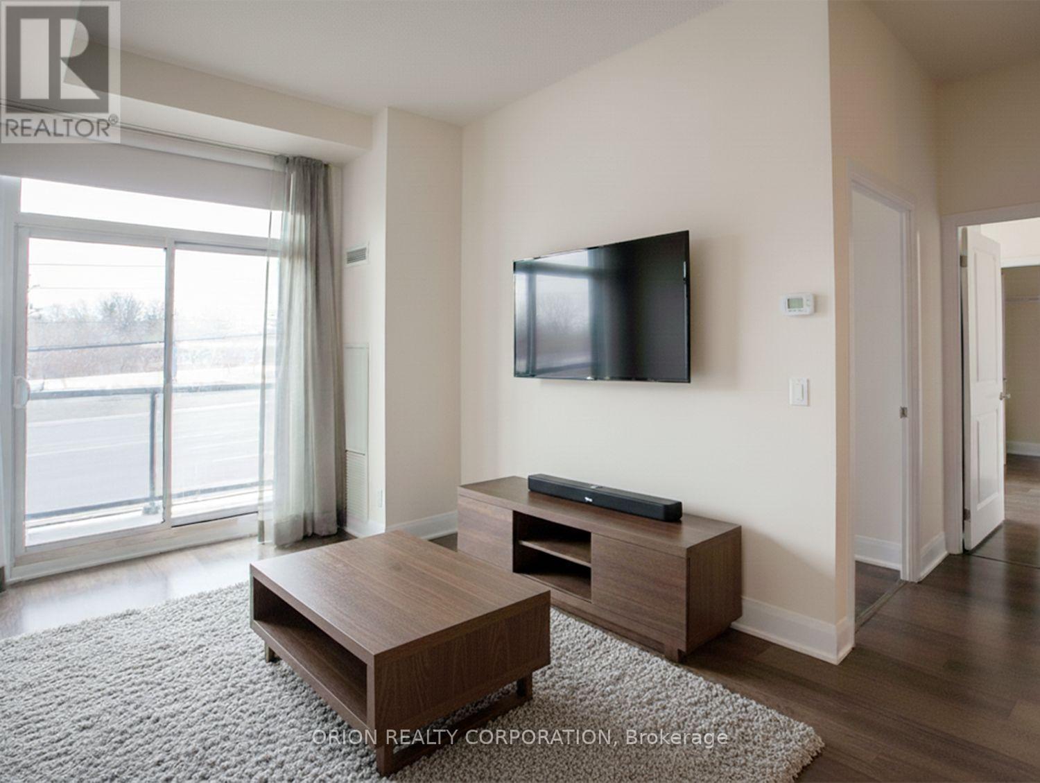 215 - 4700 Highway 7 Road, Vaughan, ON - Indoor