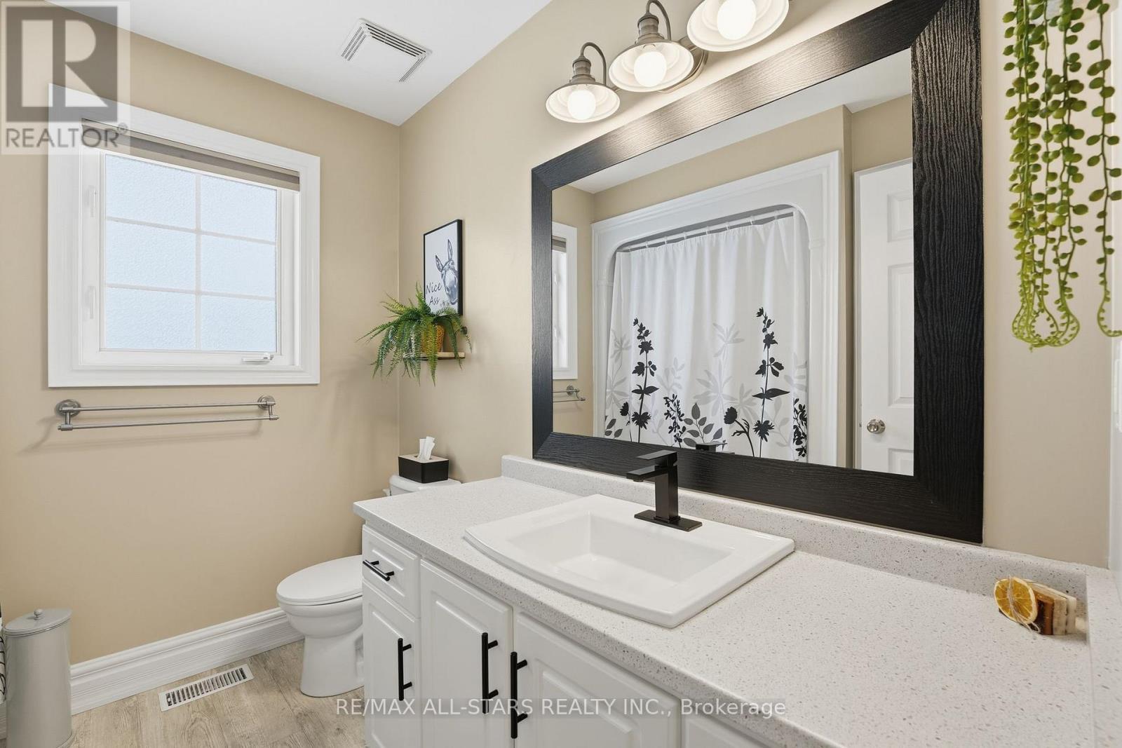 167 Silas Boulevard, Georgina, ON - Indoor Photo Showing Bathroom