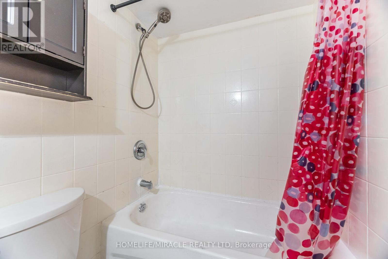 208 - 236 Albion Road, Toronto, ON - Indoor Photo Showing Bathroom