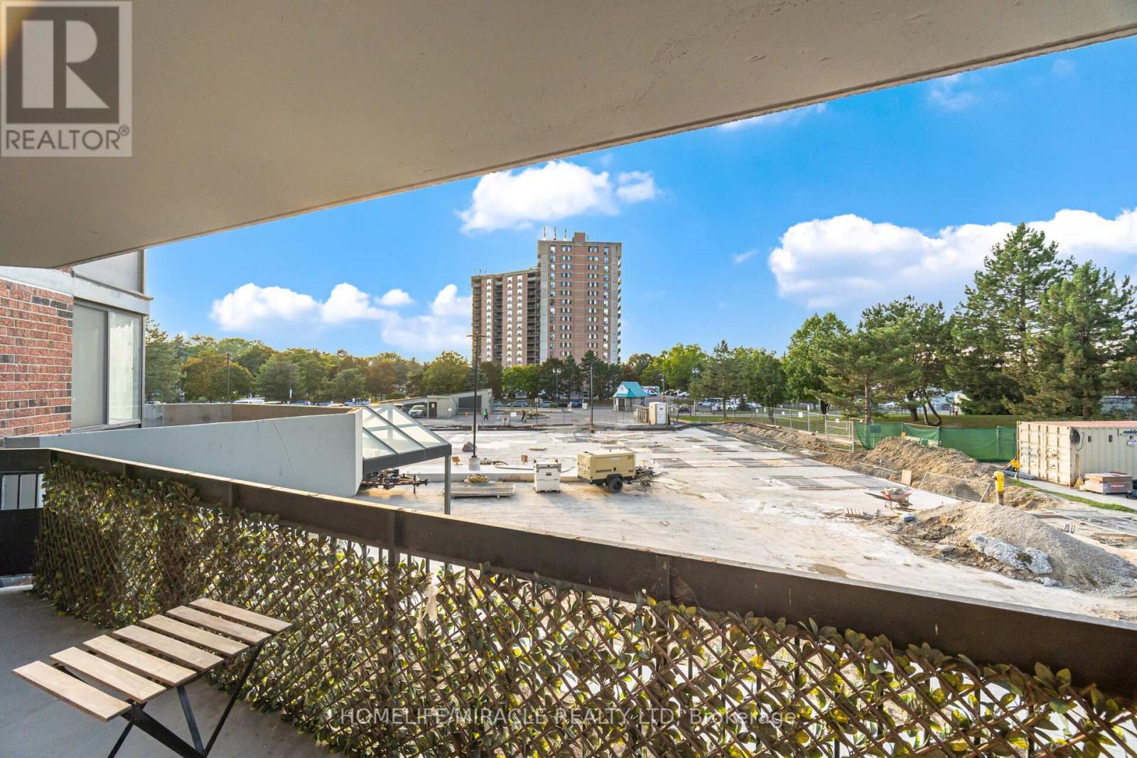 208 - 236 Albion Road, Toronto, ON - Outdoor