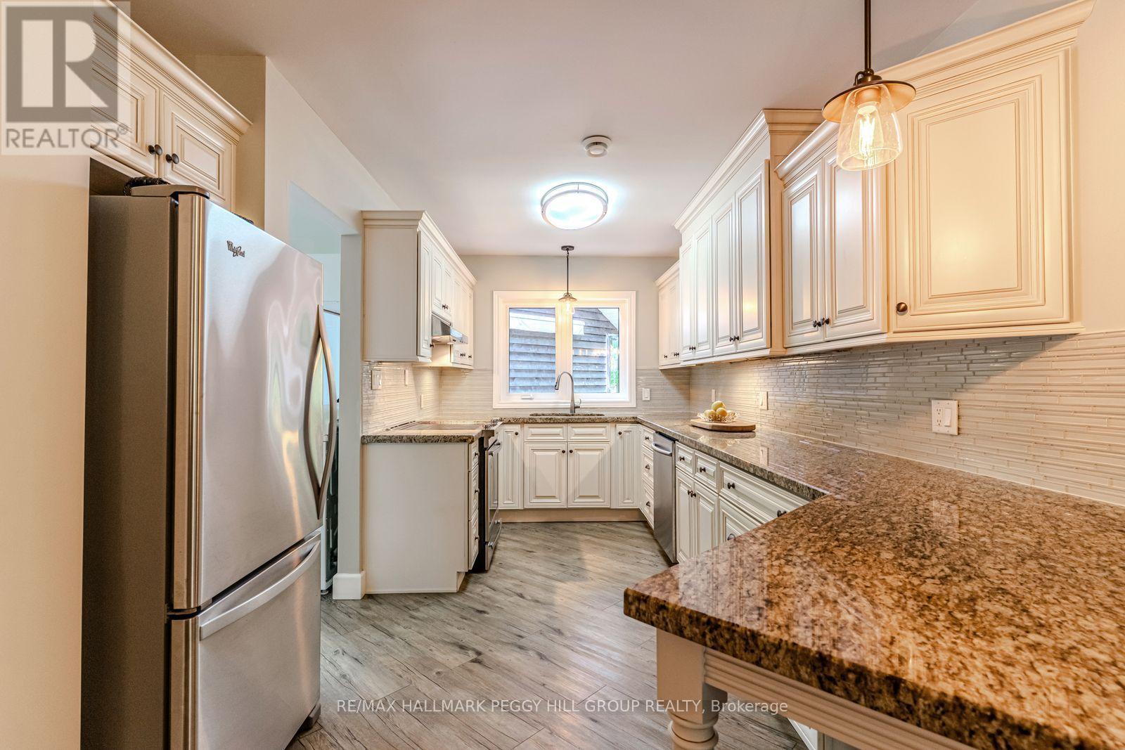 284 Lake Dalrymple Road, Kawartha Lakes, ON - Indoor Photo Showing Kitchen