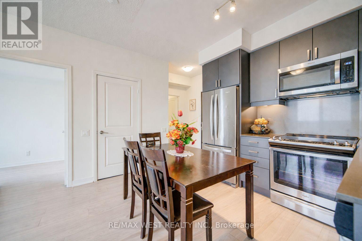 908 - 8 Nahani Way, Mississauga, ON - Indoor Photo Showing Kitchen With Stainless Steel Kitchen