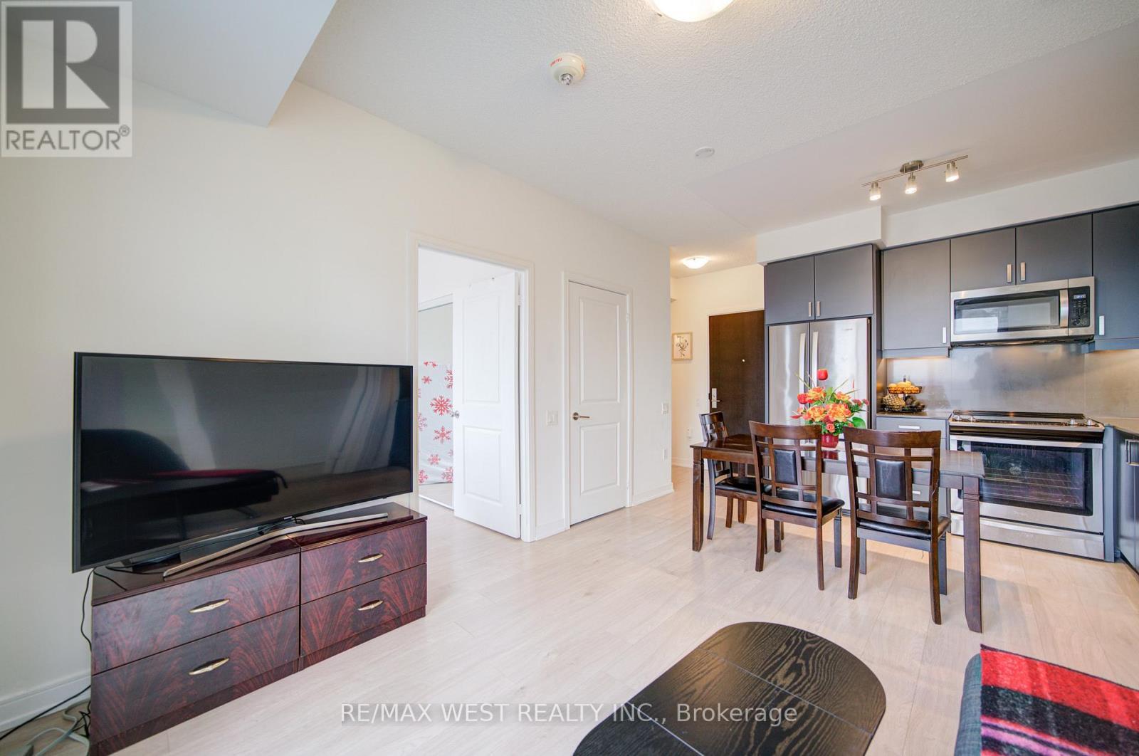 908 - 8 Nahani Way, Mississauga, ON - Indoor