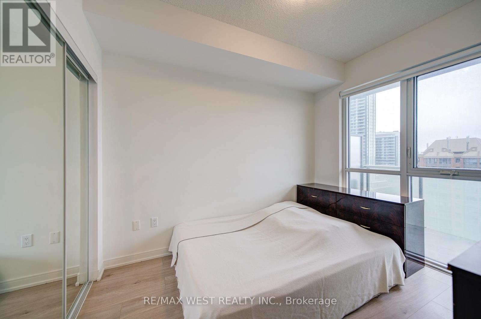 908 - 8 Nahani Way, Mississauga, ON - Indoor Photo Showing Bedroom