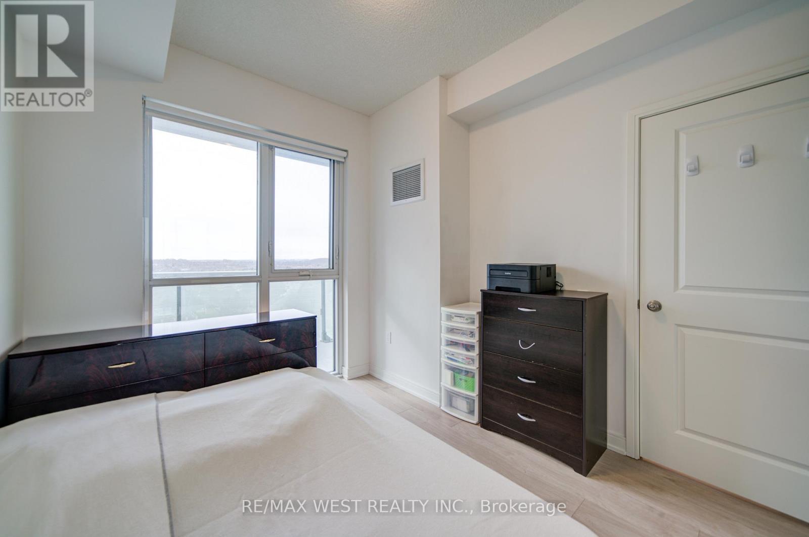 908 - 8 Nahani Way, Mississauga, ON - Indoor Photo Showing Bedroom
