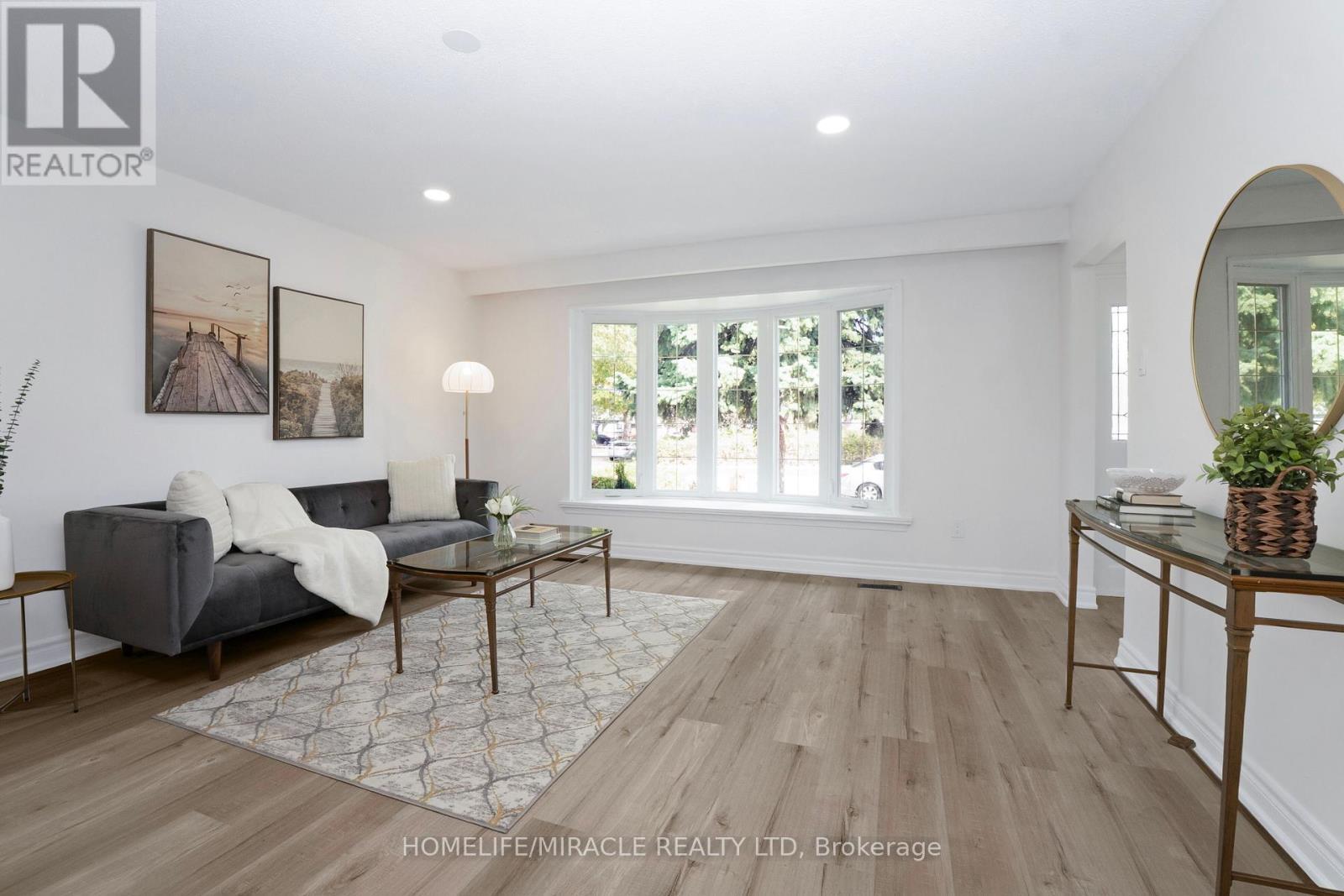 66 Avening Drive, Toronto, ON - Indoor Photo Showing Living Room