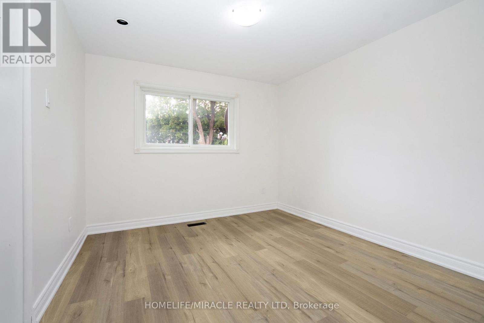 66 Avening Drive, Toronto, ON - Indoor Photo Showing Other Room