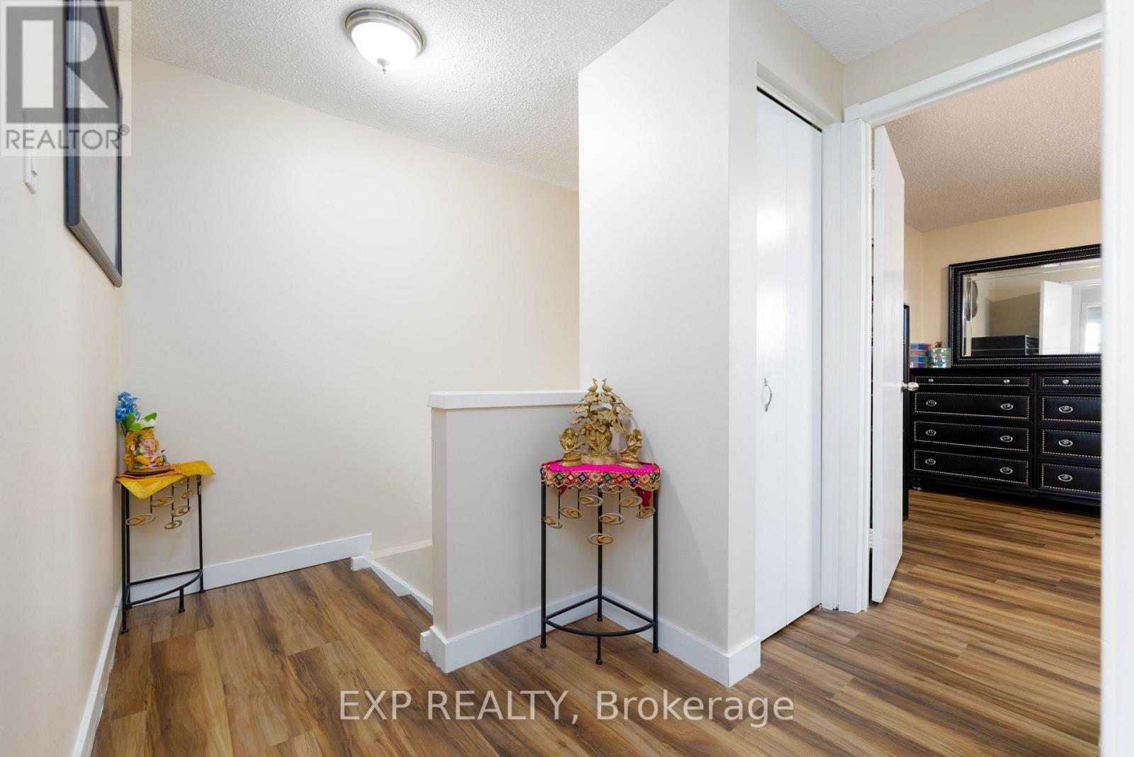 102 The Country Way, Kitchener, ON - Indoor Photo Showing Other Room