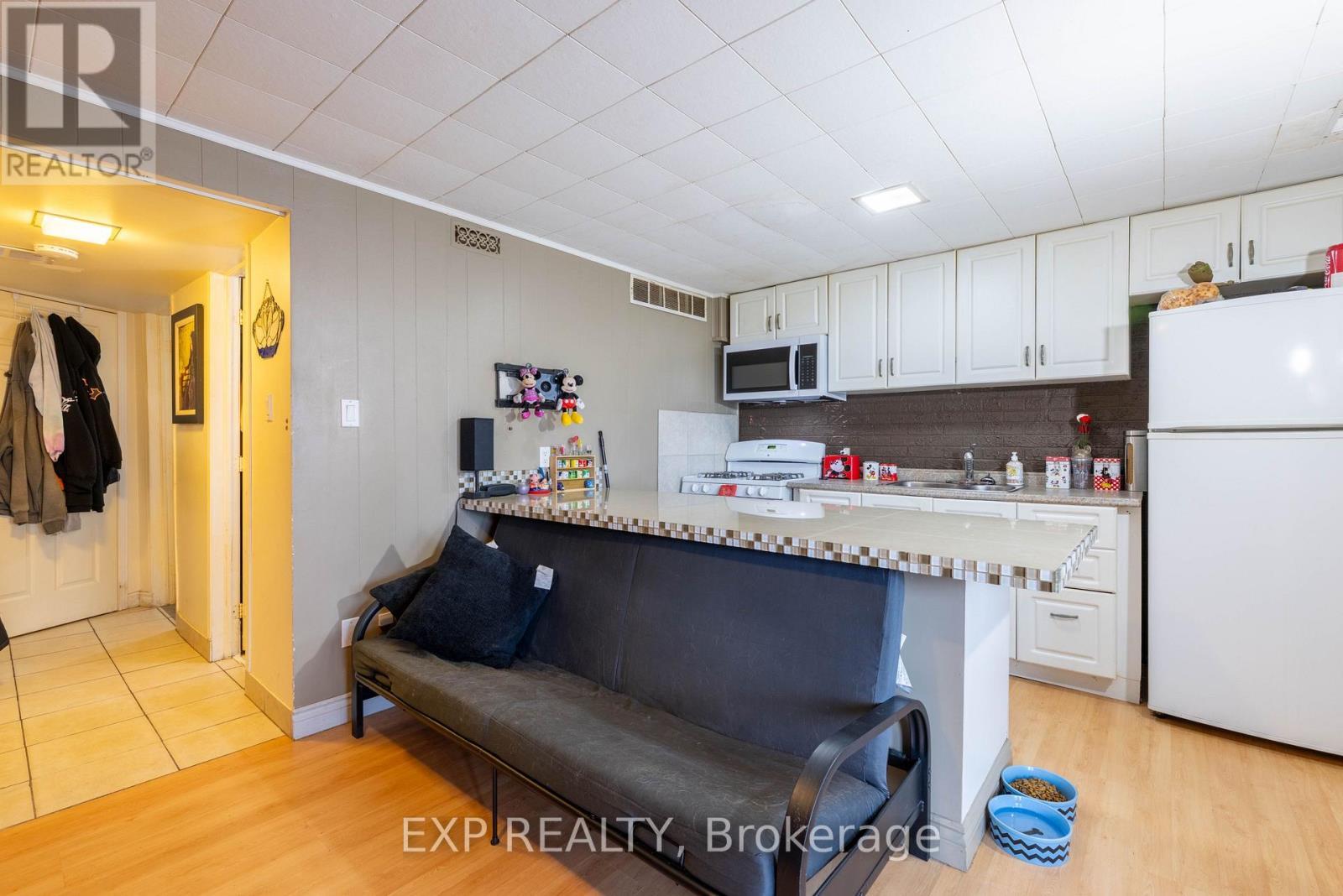 102 The Country Way, Kitchener, ON - Indoor Photo Showing Kitchen