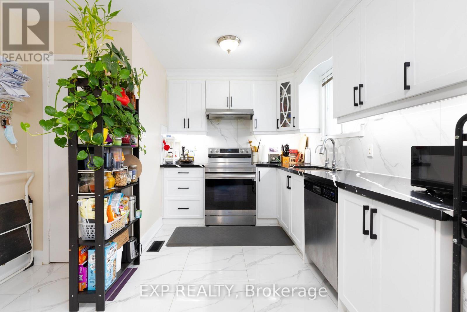 Renovated Kitchen - 102 The Country Way, Kitchener, ON - Indoor Photo Showing Kitchen
